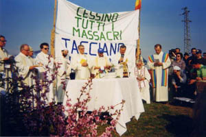Messa di Pasqua davanti alla base di Aviano